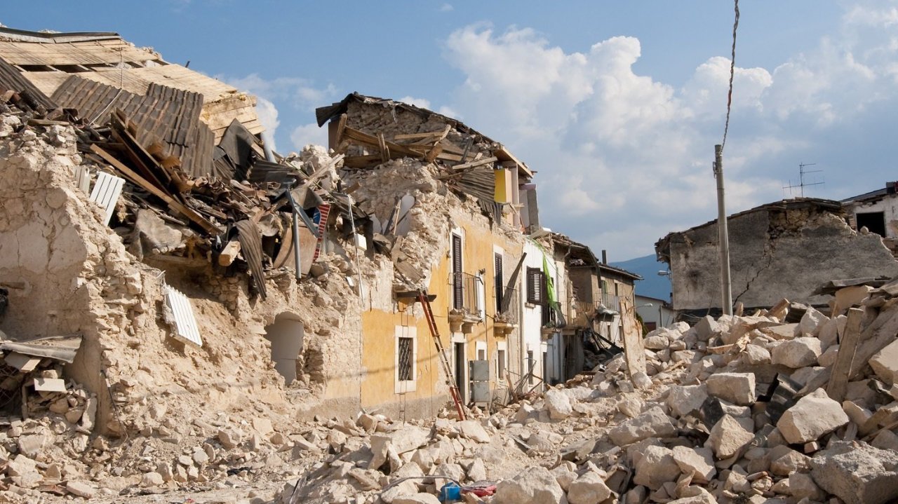 rubble from earthquake in turkey in syria